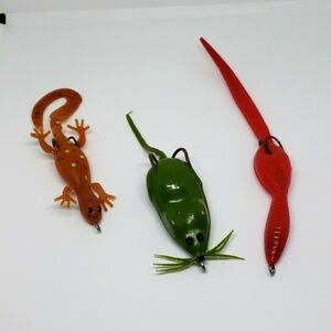 Fishing lures lot of 3, salamander, frog, worm BOGO8